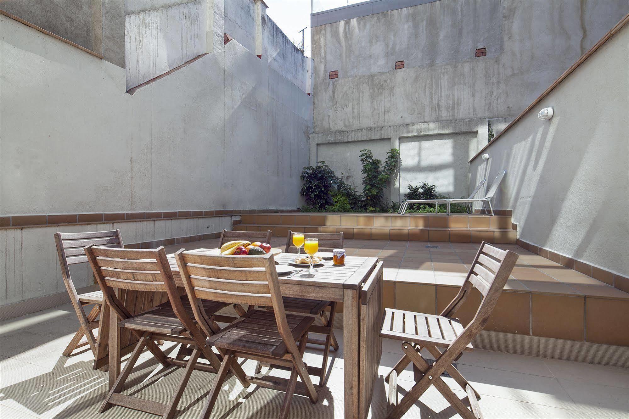 Inside Barcelona Apartments Sants Exterior photo