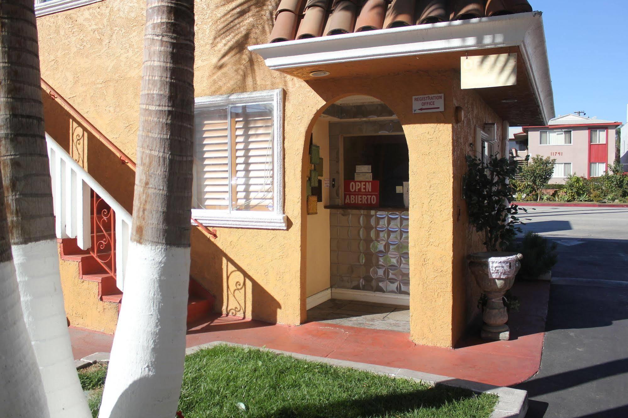 Paradise Inn And Suites Los Angeles Exterior photo