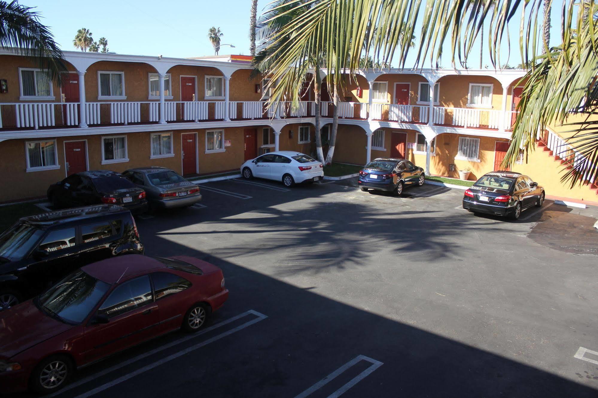 Paradise Inn And Suites Los Angeles Exterior photo