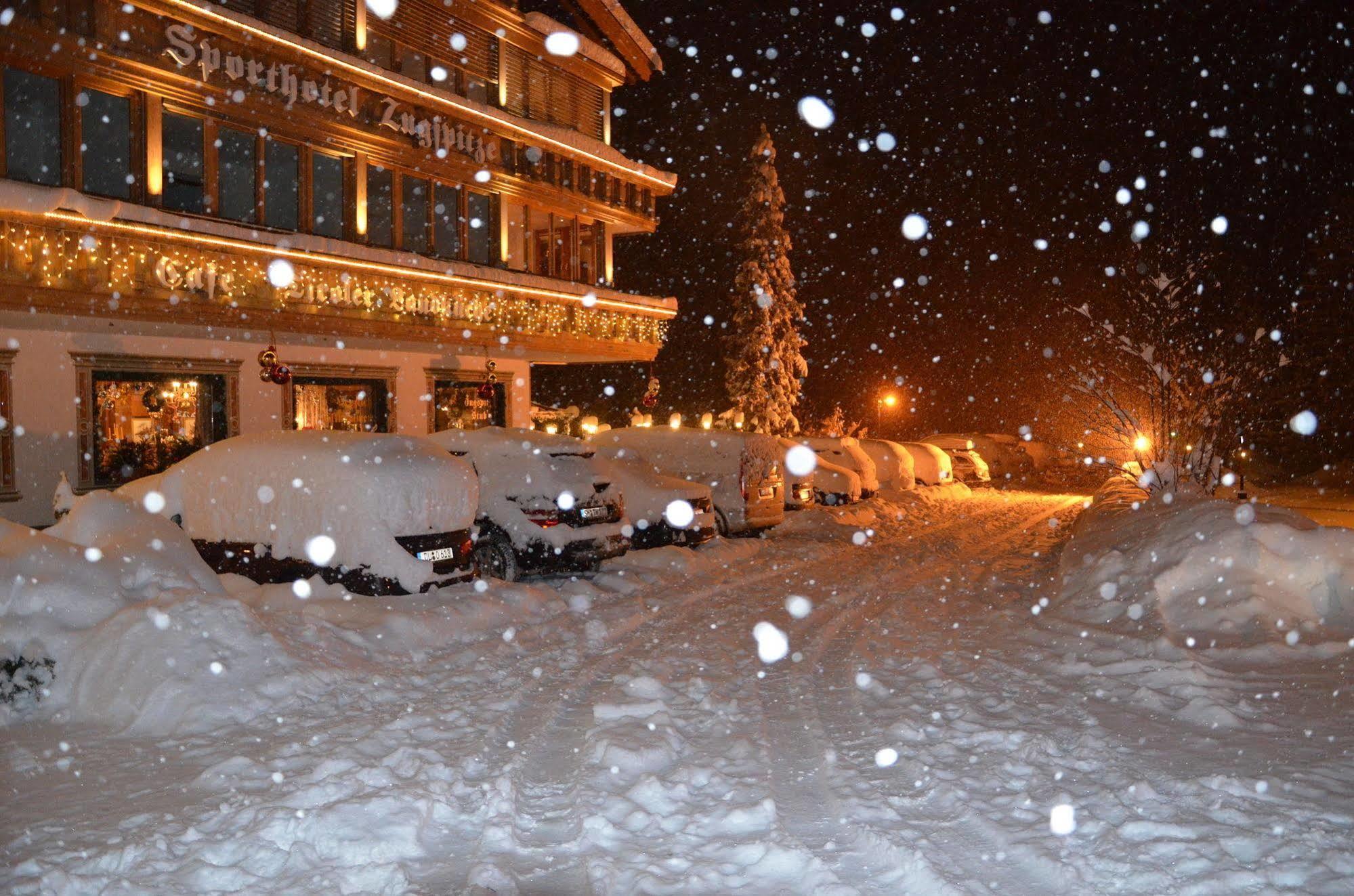 Sporthotel Zugspitze Lermoos Exterior photo