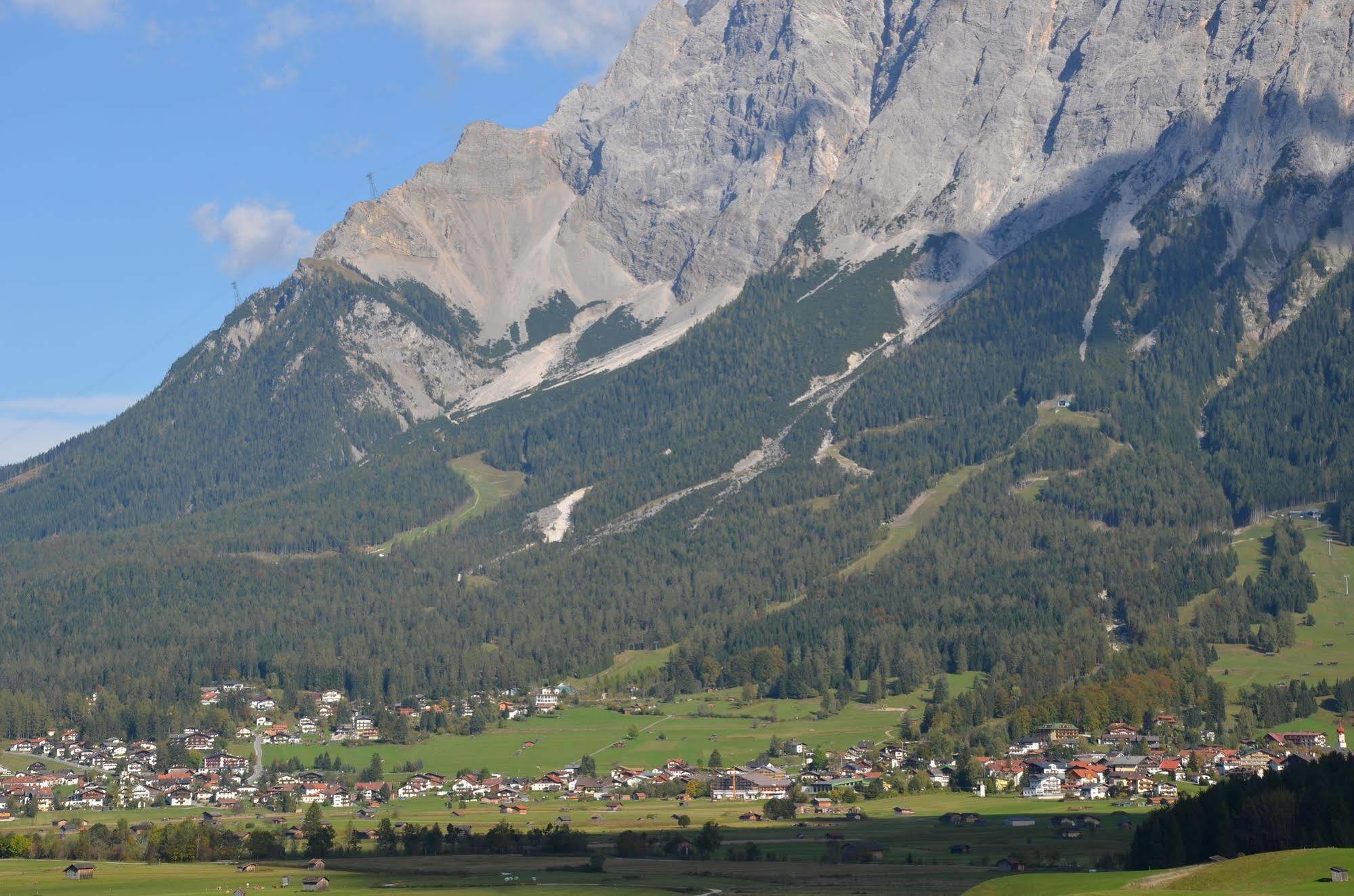 Sporthotel Zugspitze Lermoos Exterior photo