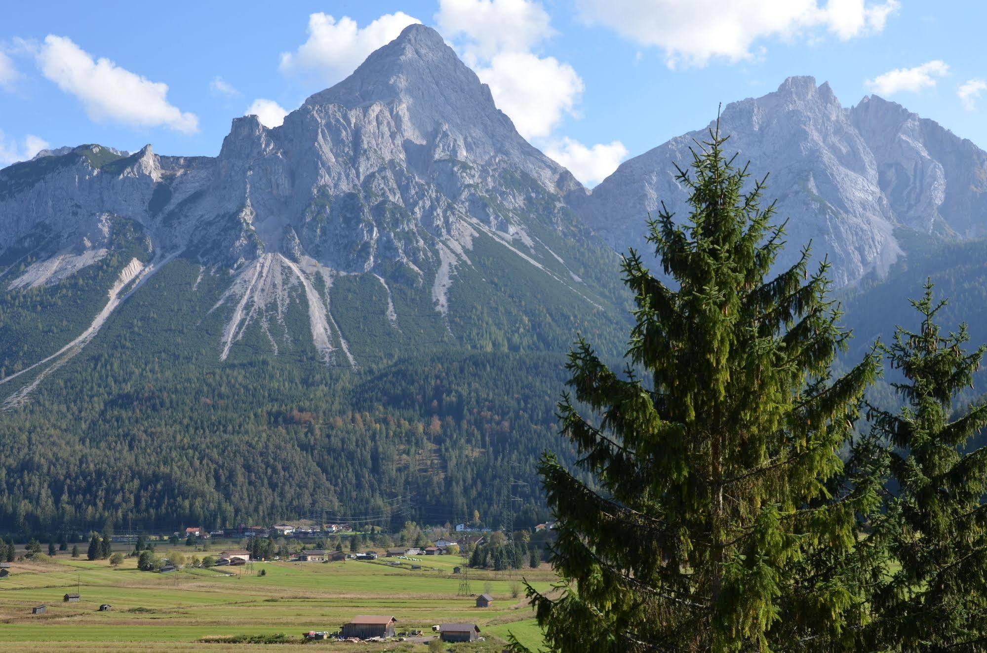 Sporthotel Zugspitze Lermoos Exterior photo