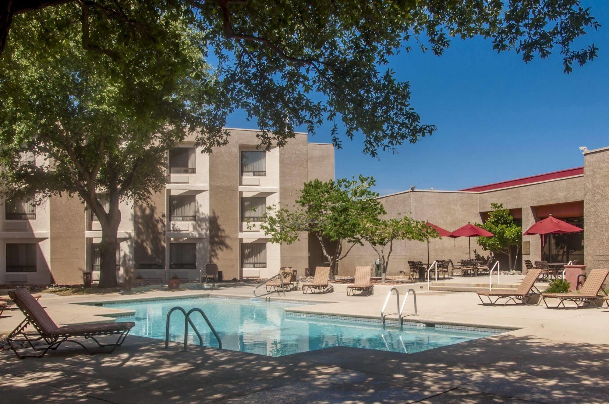 Windemere Hotel & Conference Center Sierra Vista Exterior photo