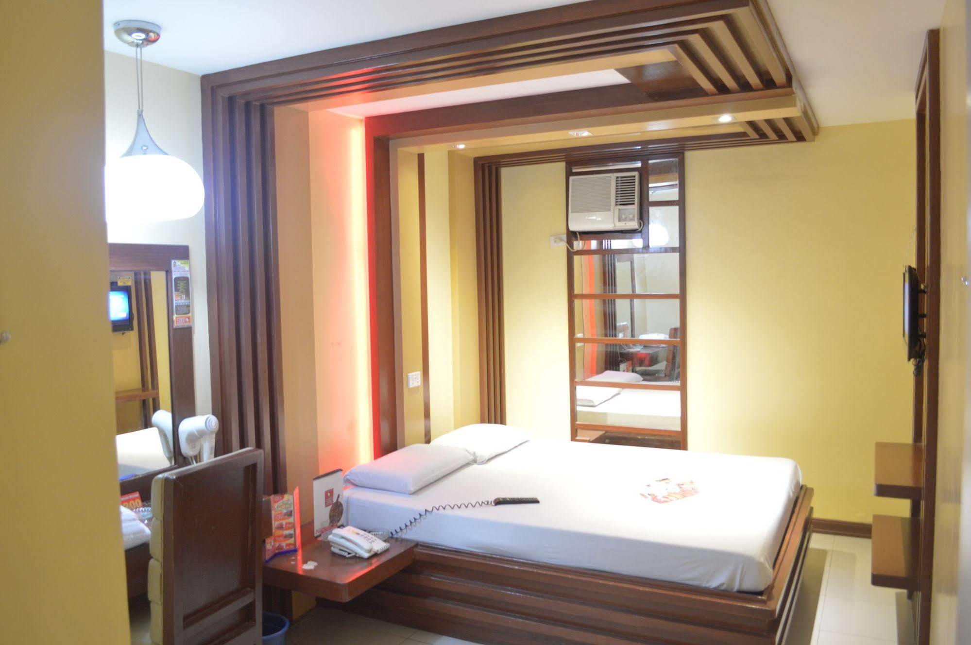 Hotel Sogo - Edsa Trinoma Quezon City Exterior photo