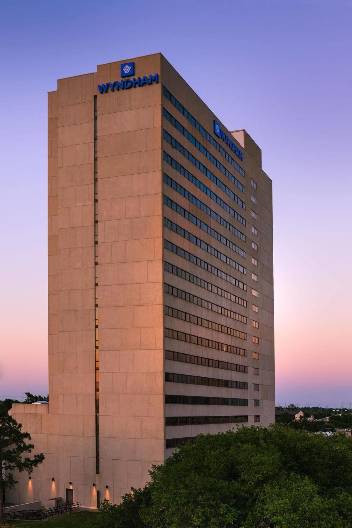 Wyndham Houston West Energy Corridor Hotel Exterior photo