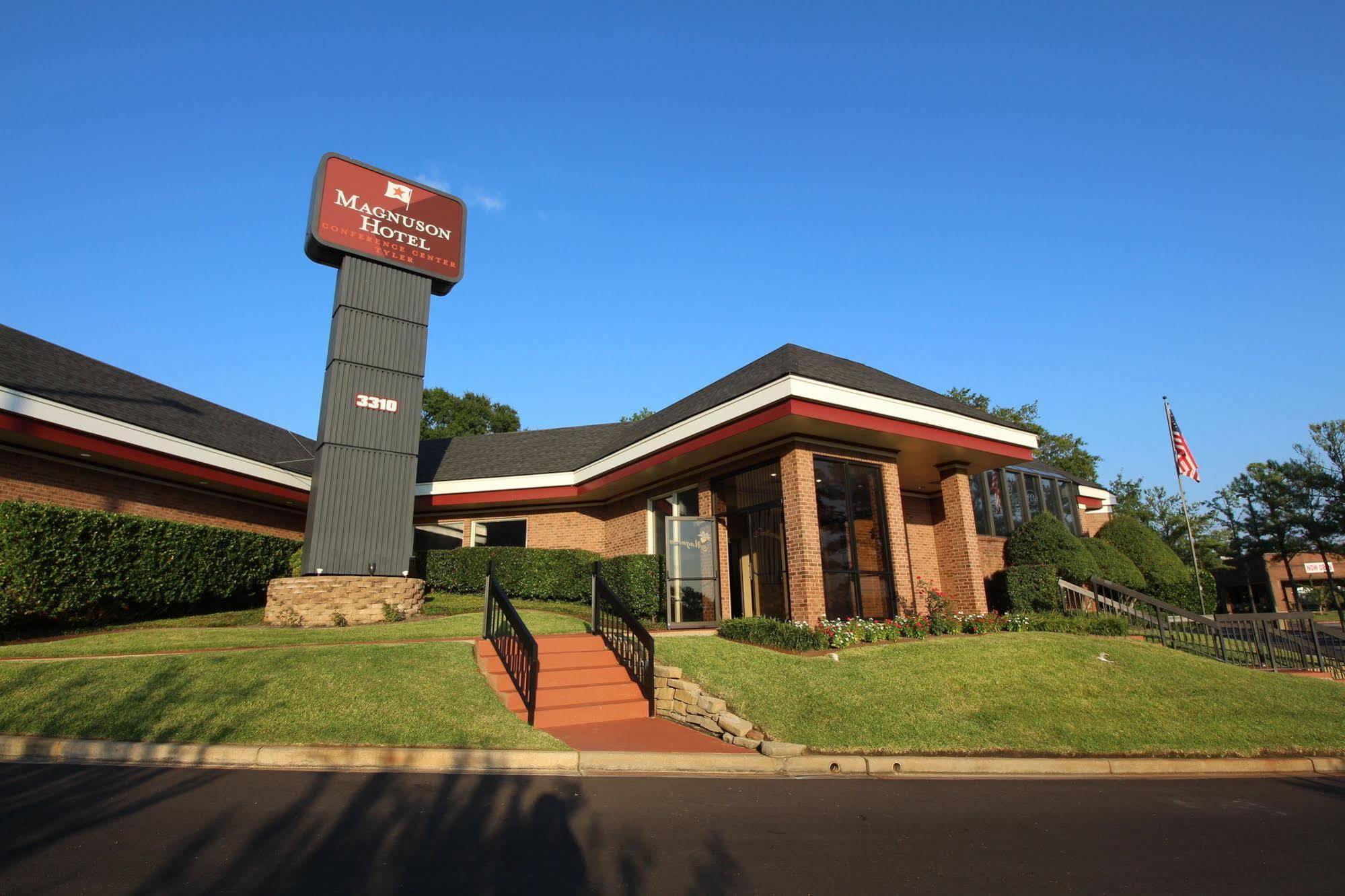 Magnuson Grand Hotel And Conference Center Tyler Exterior photo