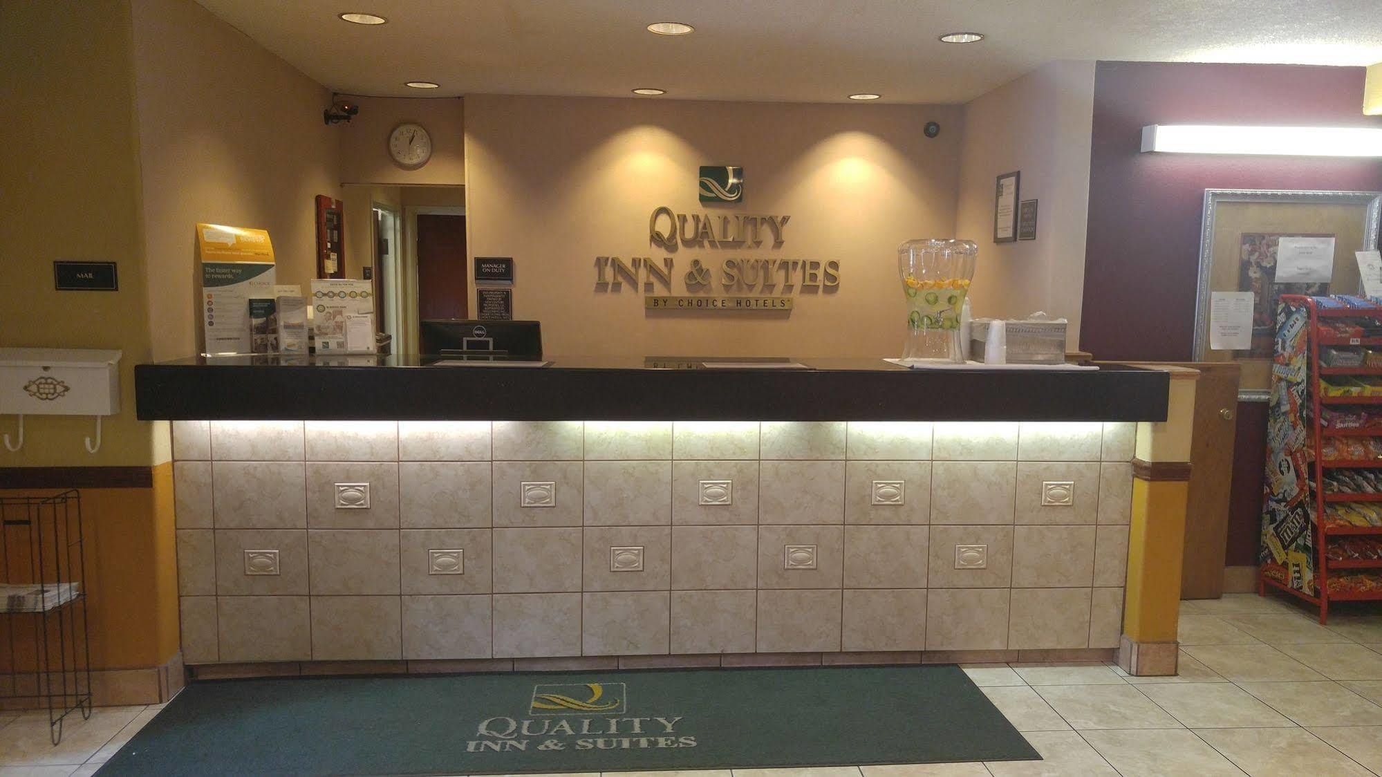 Quality Inn & Suites Lakewood - Denver Southwest Exterior photo