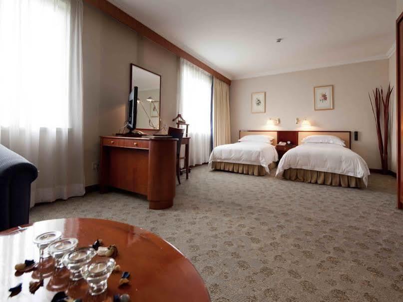 Rosedale Hotel & Suites Beijing Exterior photo