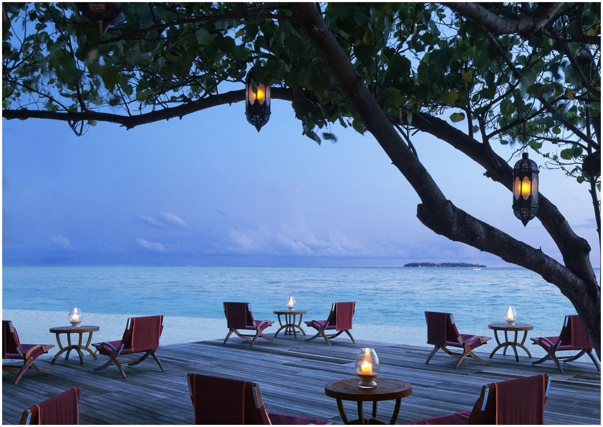 Taj Exotica Resort & Spa Emboodhoo Restaurant photo