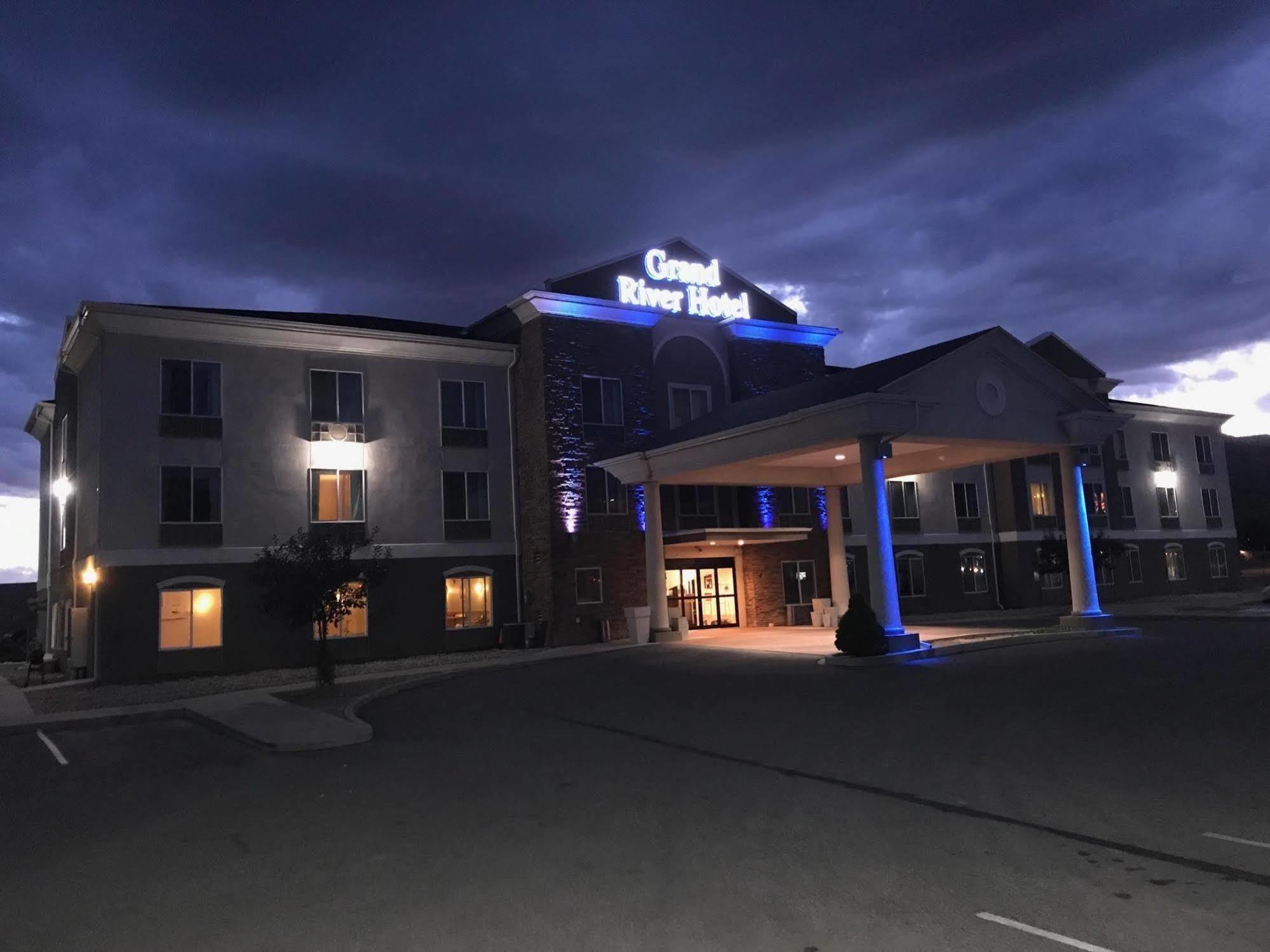 Grand River Hotel Parachute Exterior photo