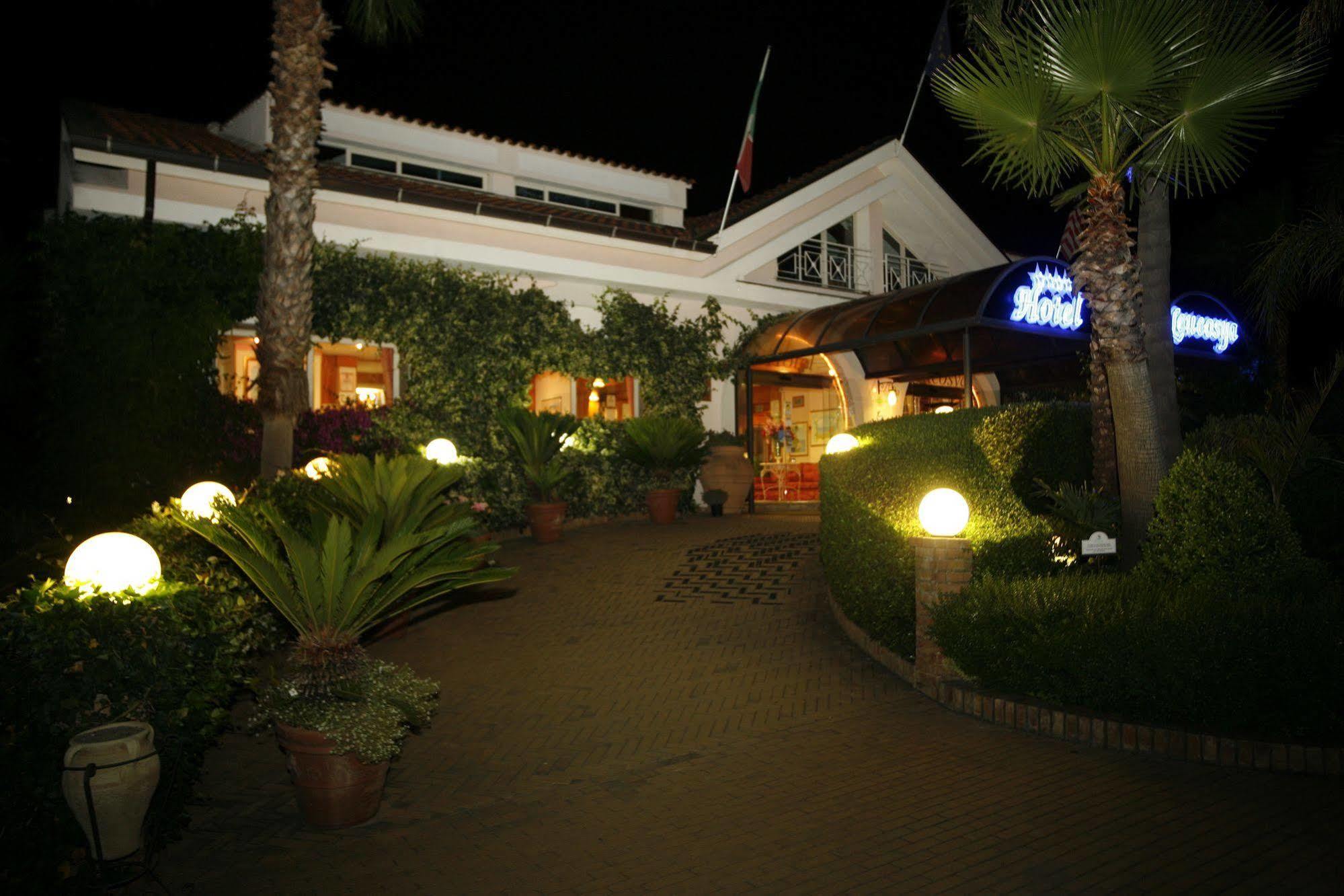 Hotel Leucosya Marina Di Casal Velino Exterior photo