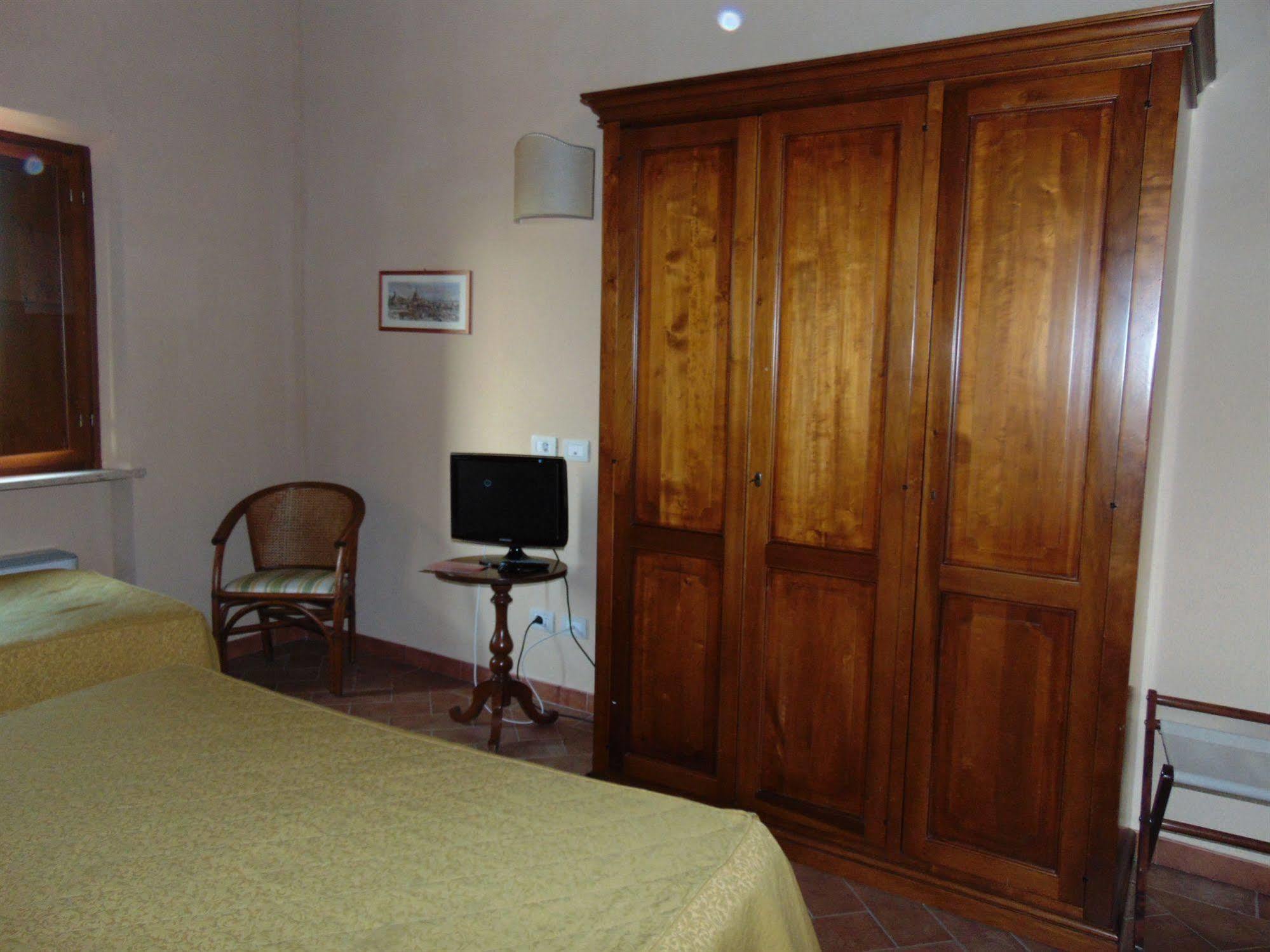 Resort Casale Le Torri Ponsacco Exterior photo