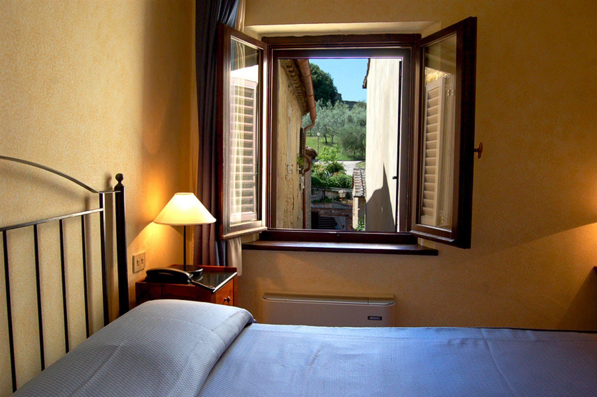 Hotel L'Antico Pozzo San Gimignano Exterior photo