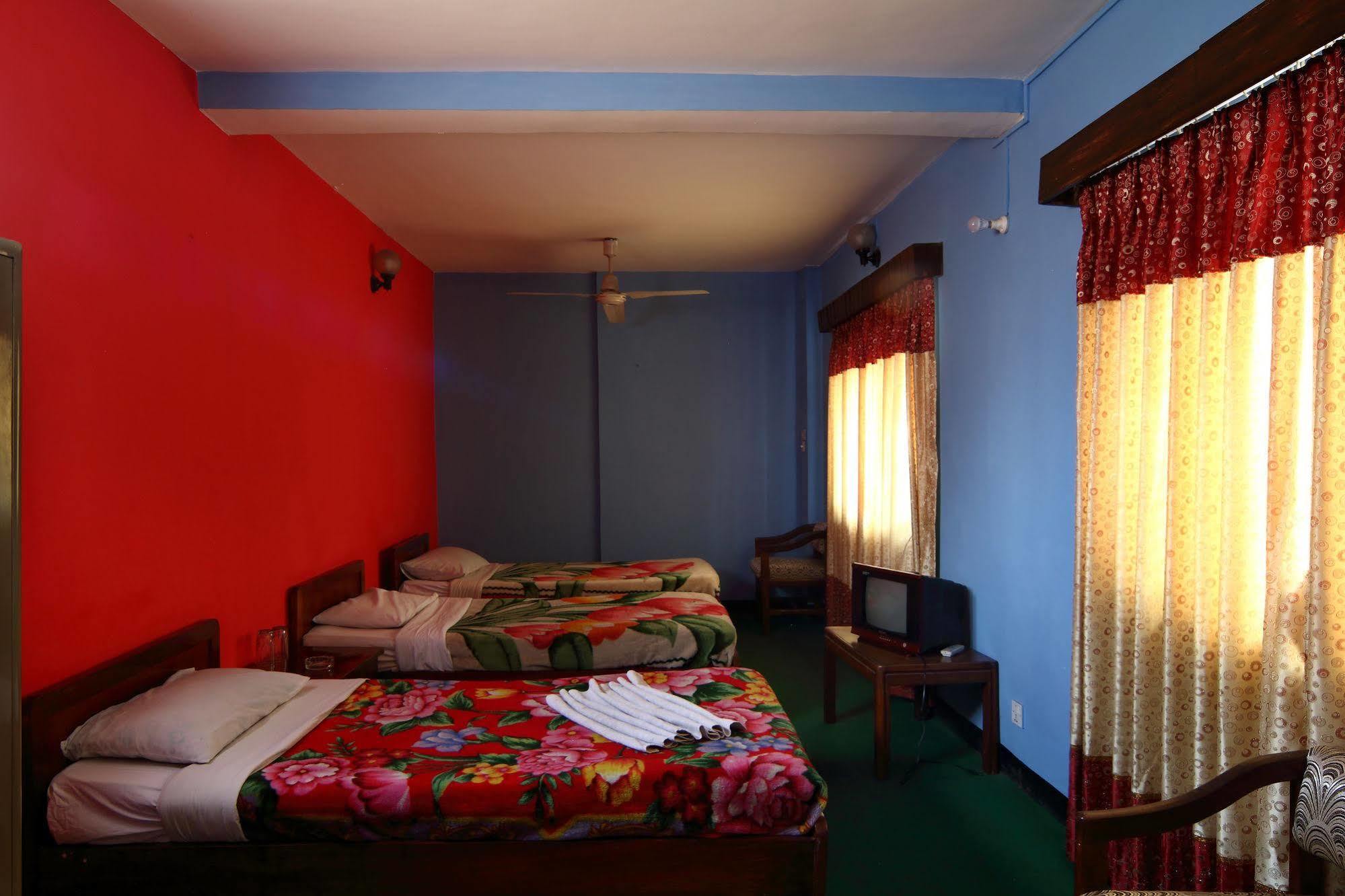 Hotel Mustang Holiday Inn Kathmandu Exterior photo