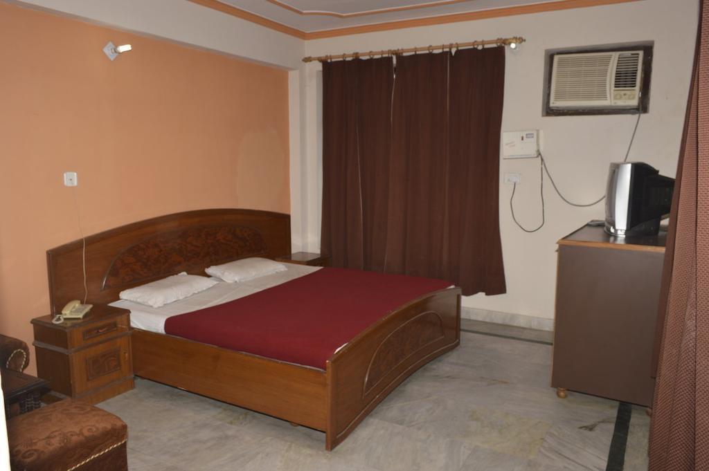 Hotel Sharma Palace Haridwar Exterior photo