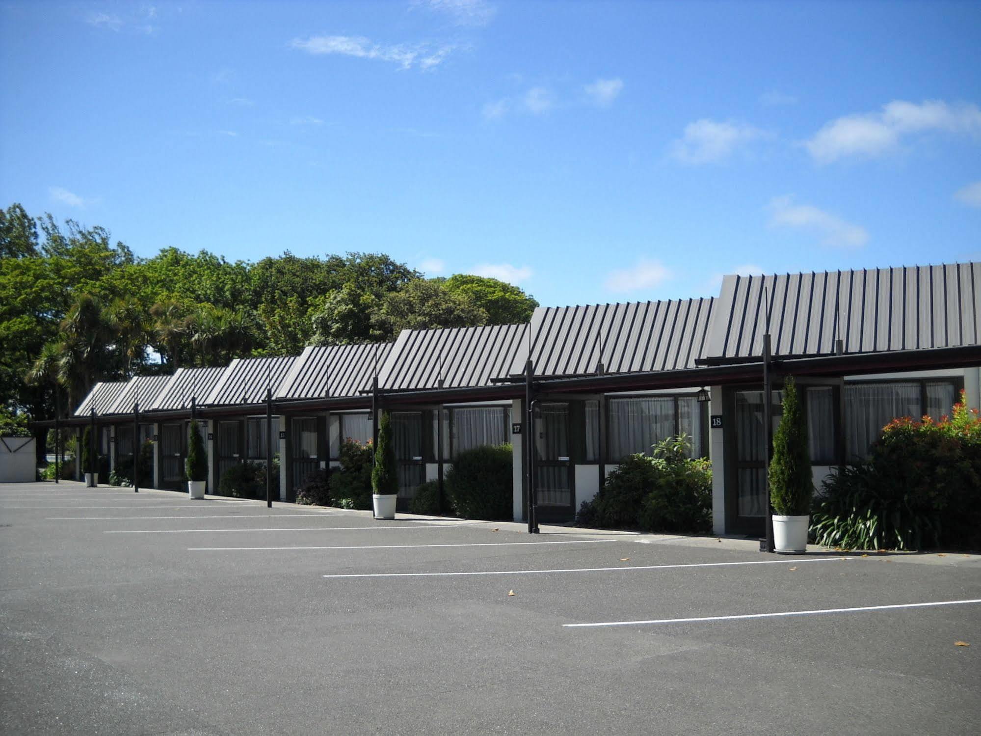 Gothic Heights Motel Christchurch Exterior photo