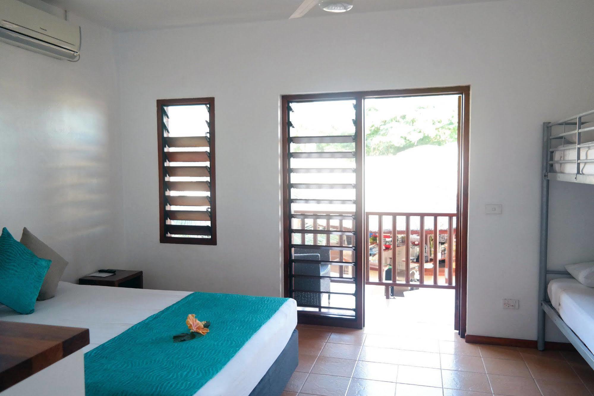 Moorings Hotel Port Vila Exterior photo