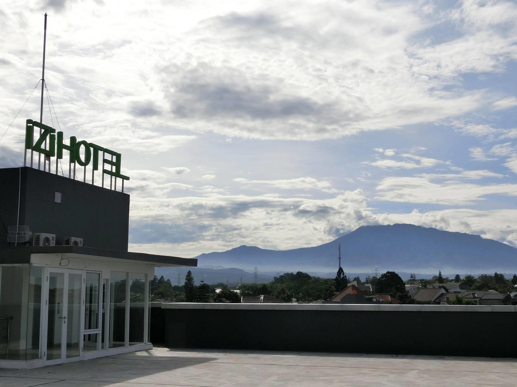 Izi Hotel Bogor Exterior photo