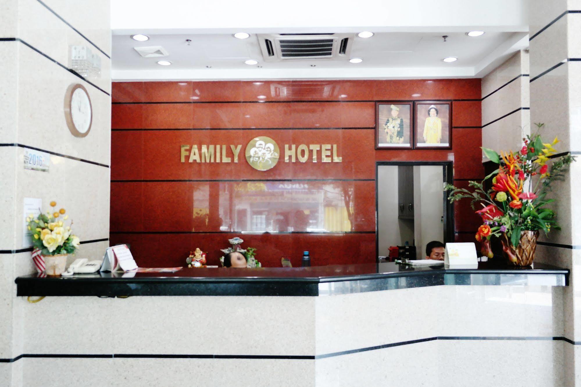 Family Hotel Klang Exterior photo