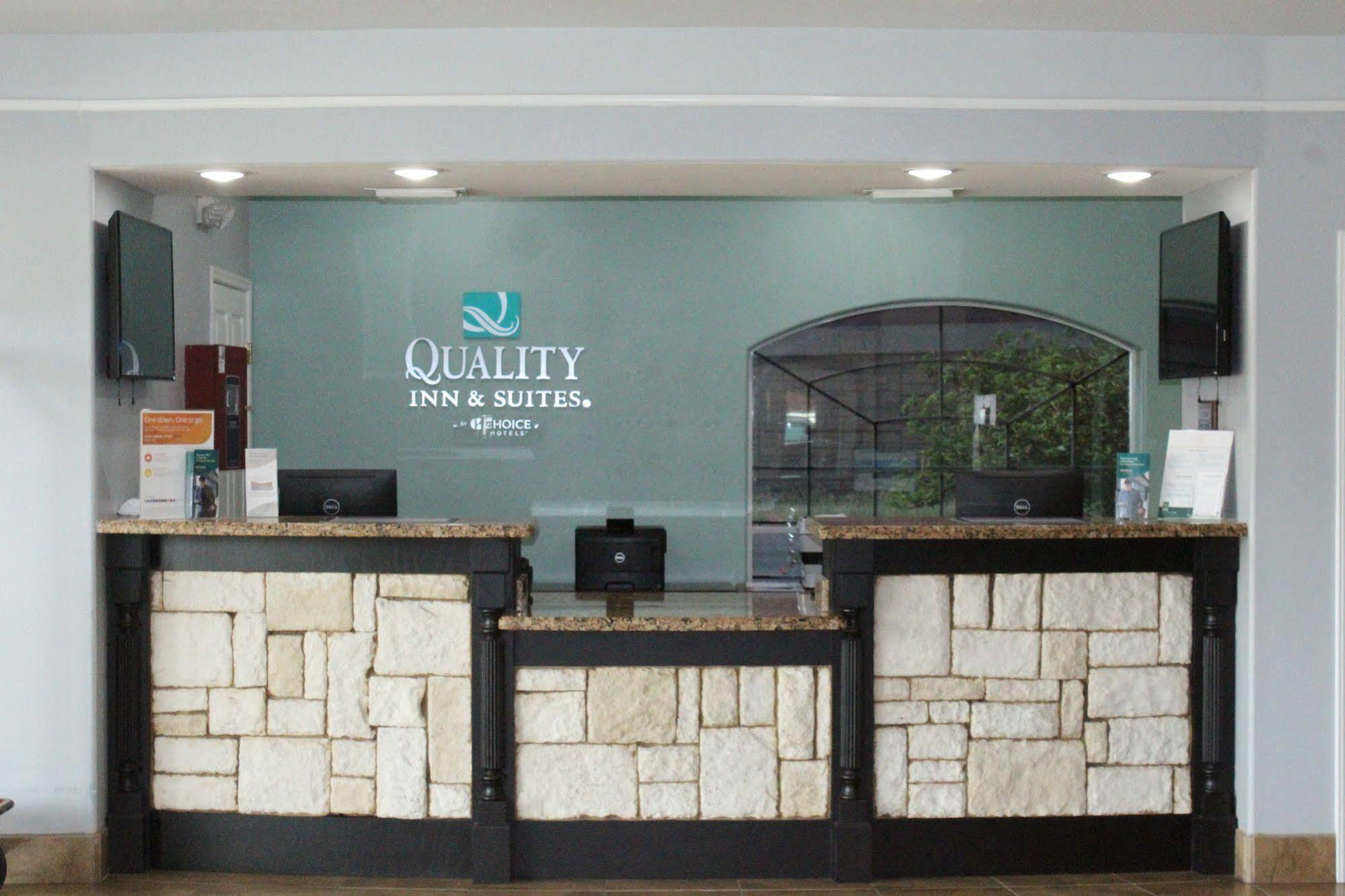 Quality Inn & Suites At The Outlets Mercedes-Weslaco Exterior photo