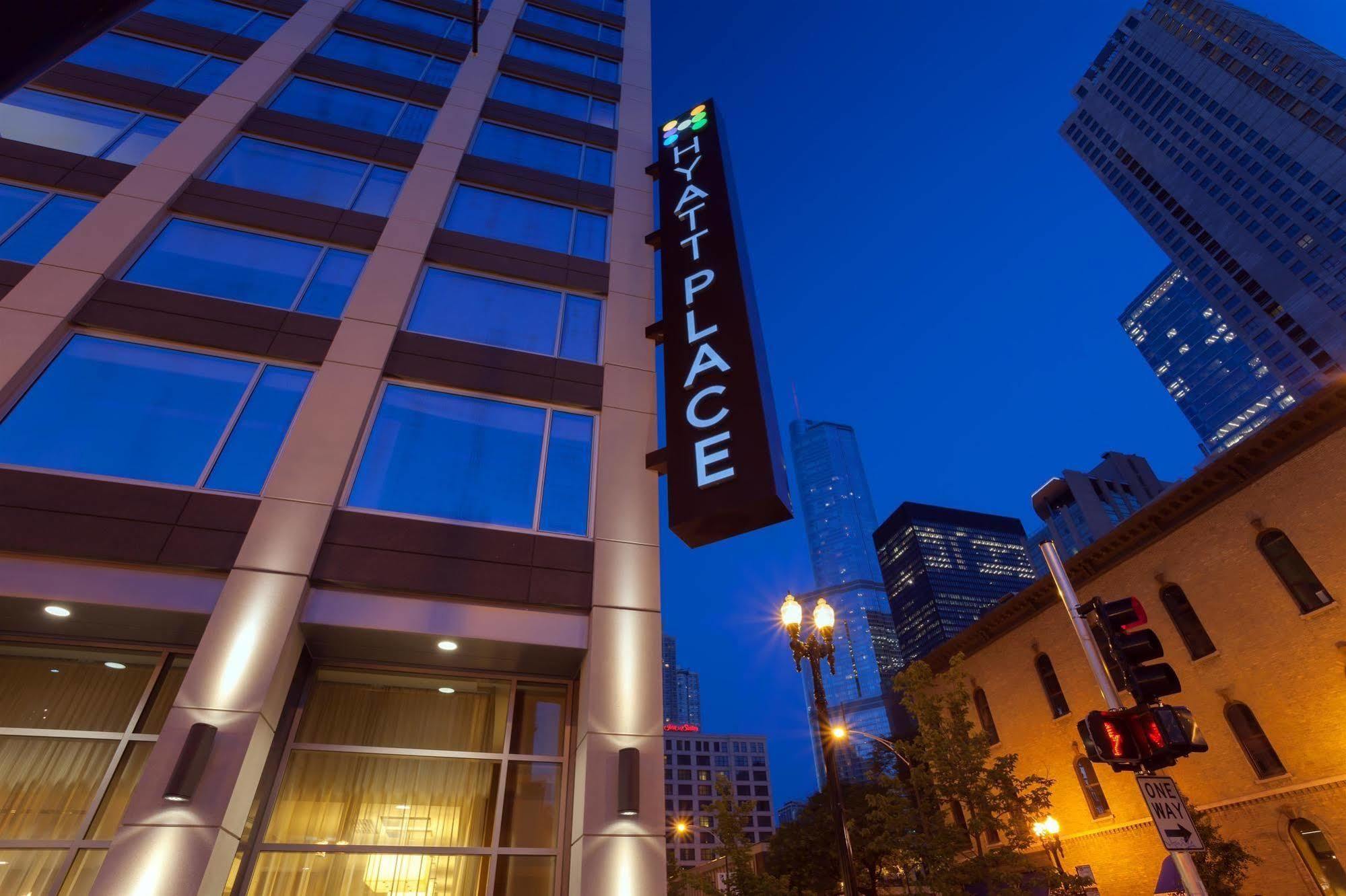 Hyatt Place Chicago River North Exterior photo