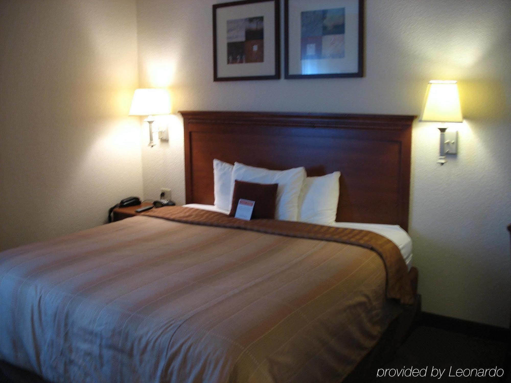Candlewood Suites Fayetteville, An Ihg Hotel Room photo