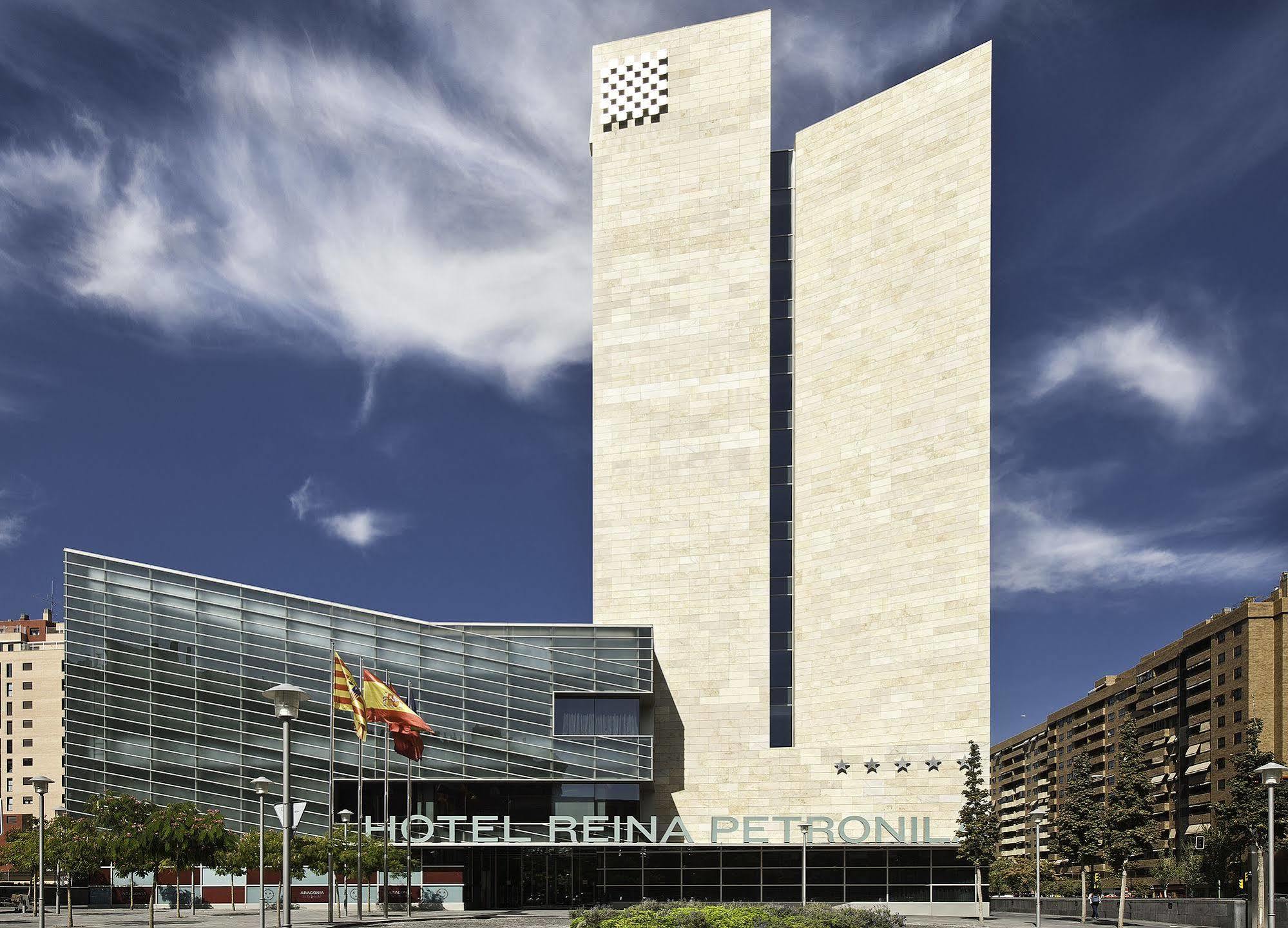 Hotel Reina Petronila Zaragoza Exterior photo