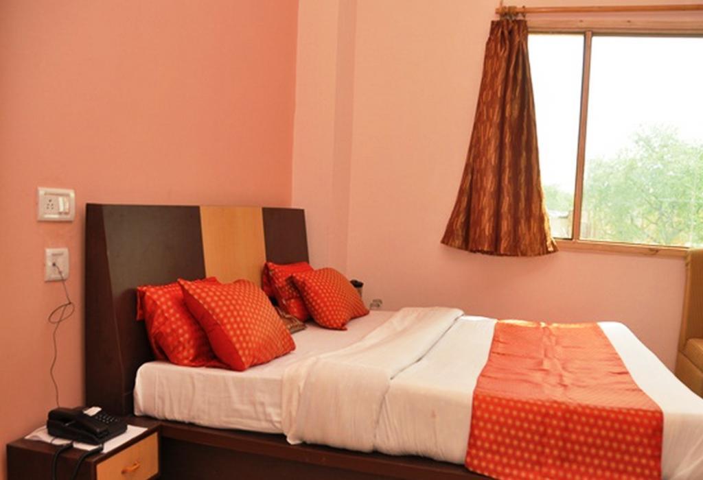Hotel Shreeji Inn Haridwar Room photo