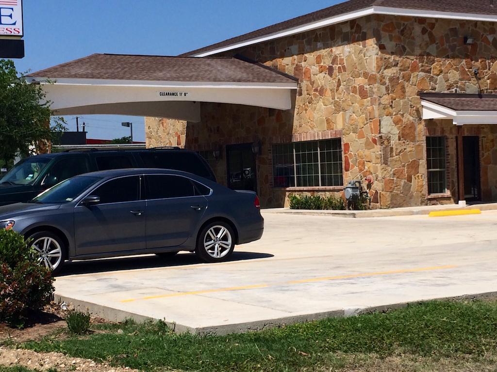 Super 8 By Wyndham San Antonio Near Fort Sam Houston Exterior photo