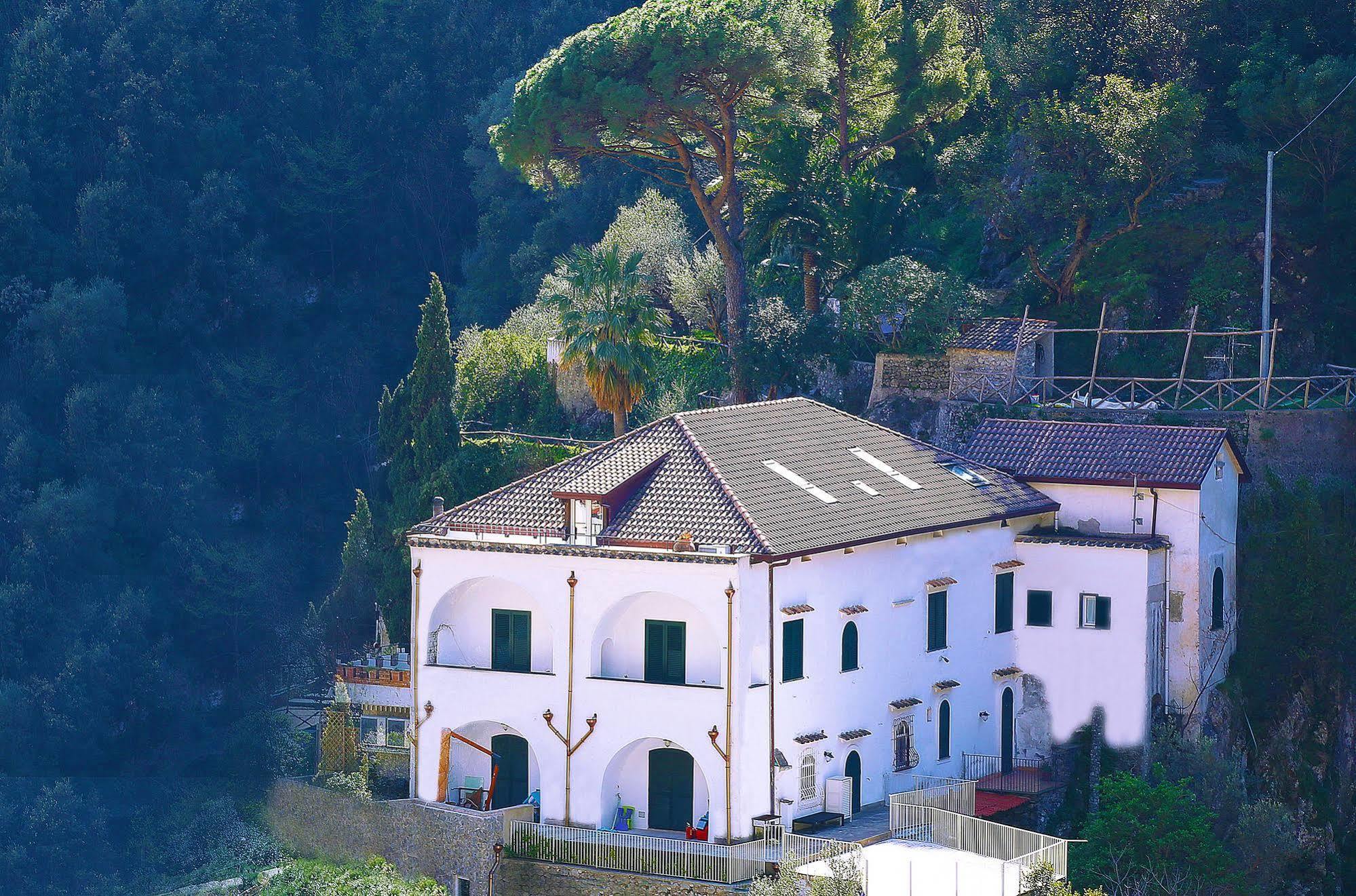 Villa Lara Hotel Amalfi Exterior photo