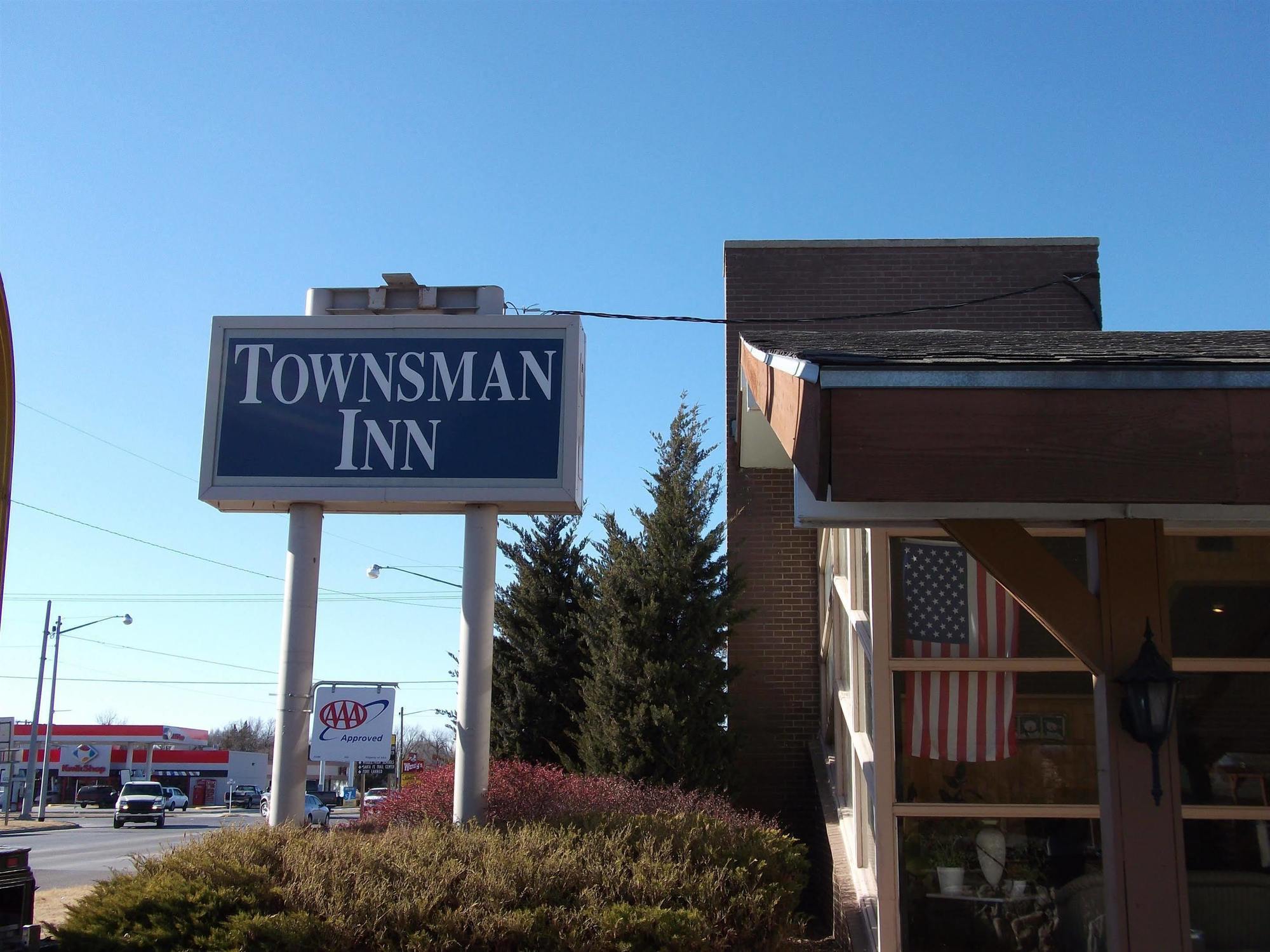 Townsman Inn Larned Exterior photo