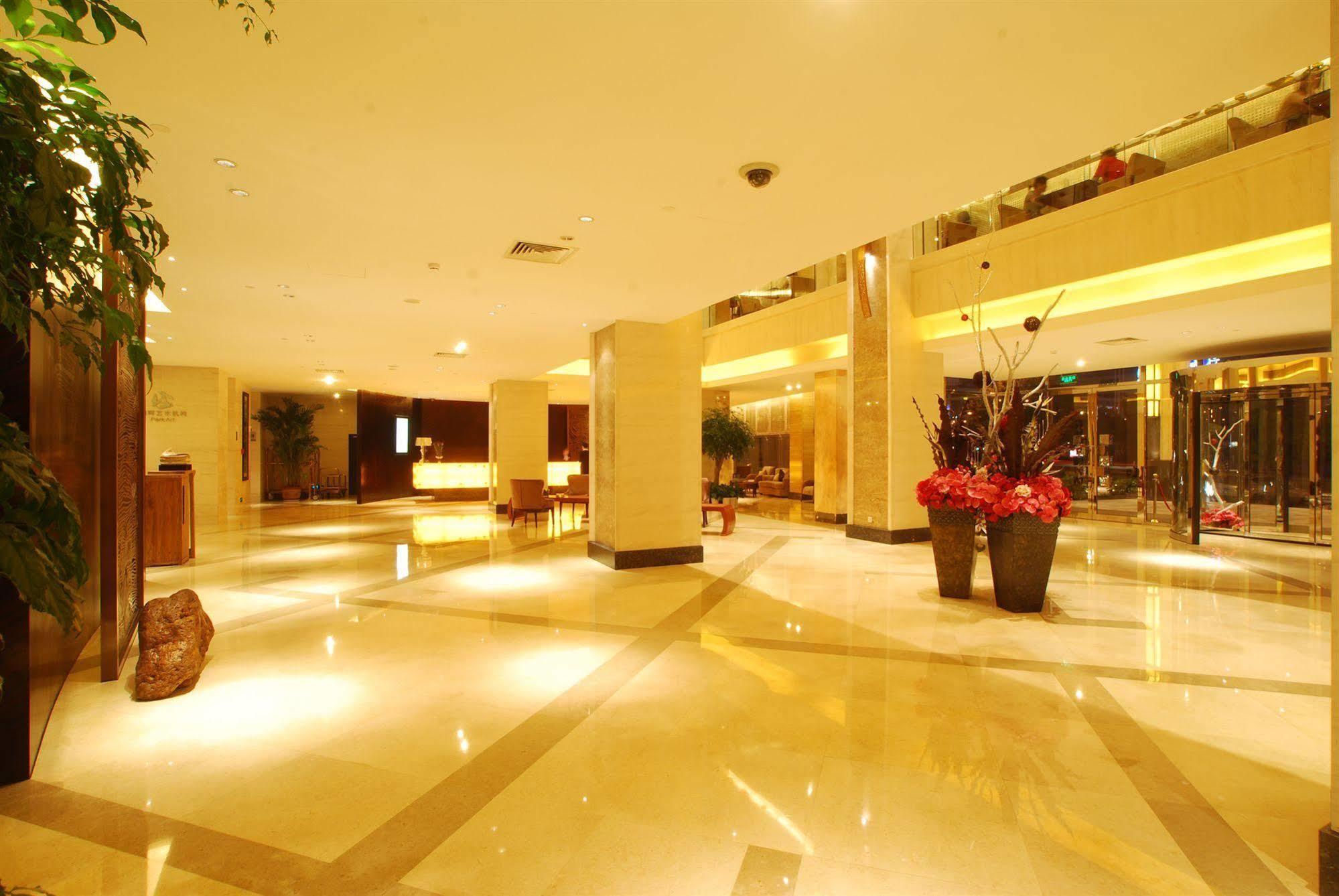 Yiwu International Mansion Hotel Exterior photo