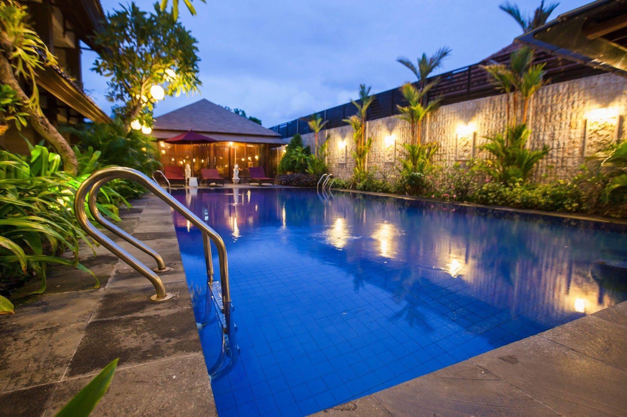 Ari Putri Hotel Sanur  Exterior photo