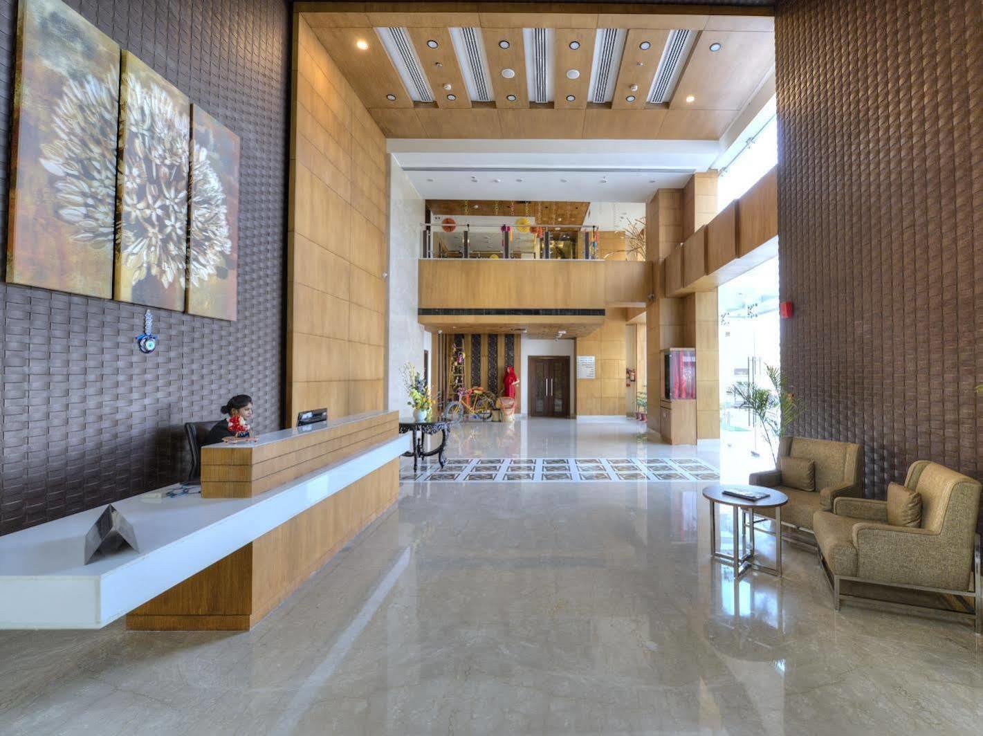 Hotel Delite Grand Faridabad Exterior photo