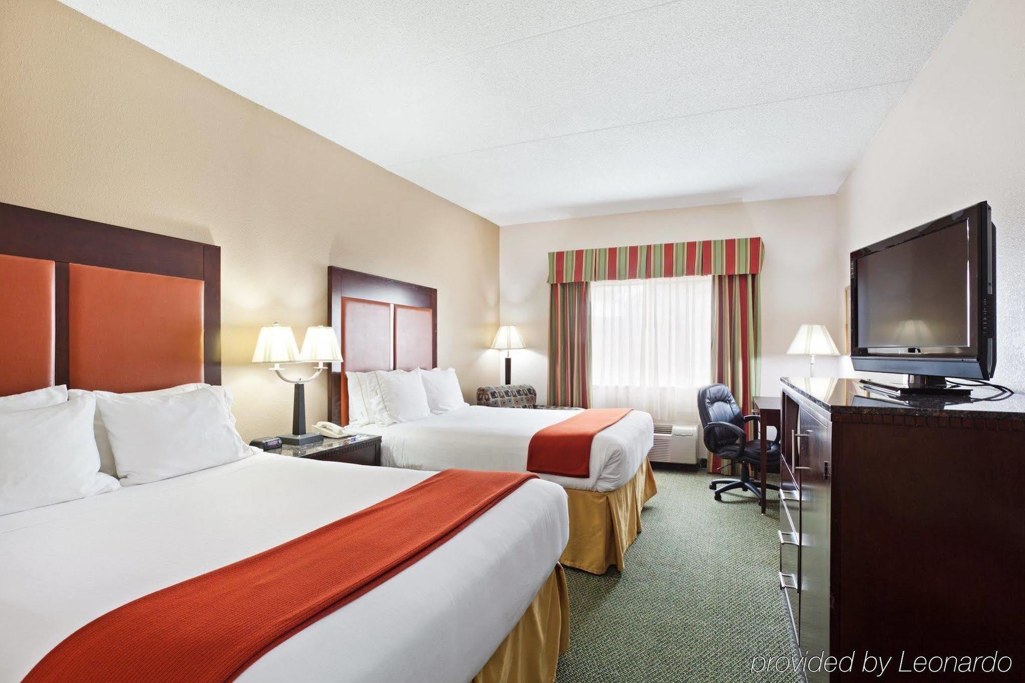 Holiday Inn Express Louisville Northeast, An Ihg Hotel Room photo