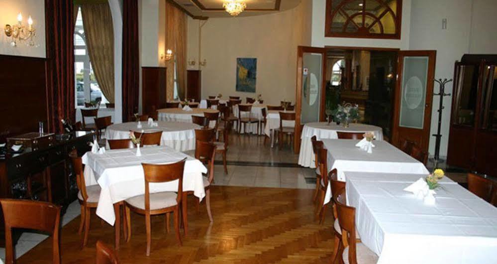 Kouros Hotel Drama Restaurant photo