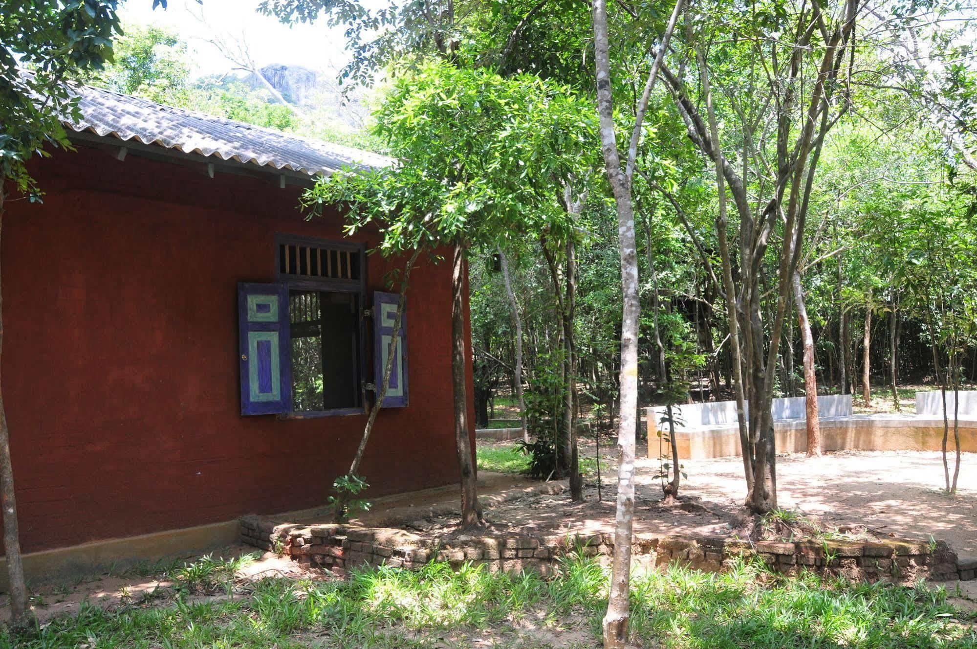 Back Of Beyond - Pidurangala Villa Sigiriya Exterior photo