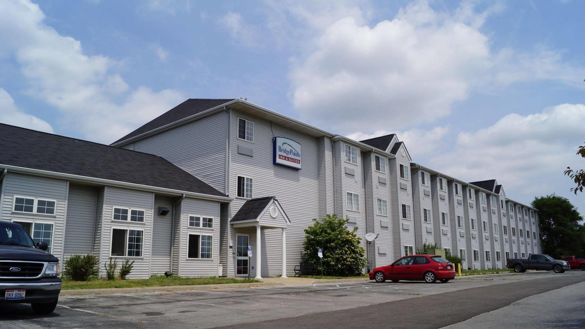 Bridgepointe Inn & Suites Toledo-Perrysburg-Rossford-Oregon-Maumee By Hollywood Casino Northwood Exterior photo