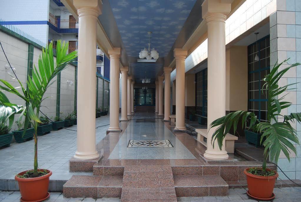 Hotel Prince De Galles Douala Exterior photo