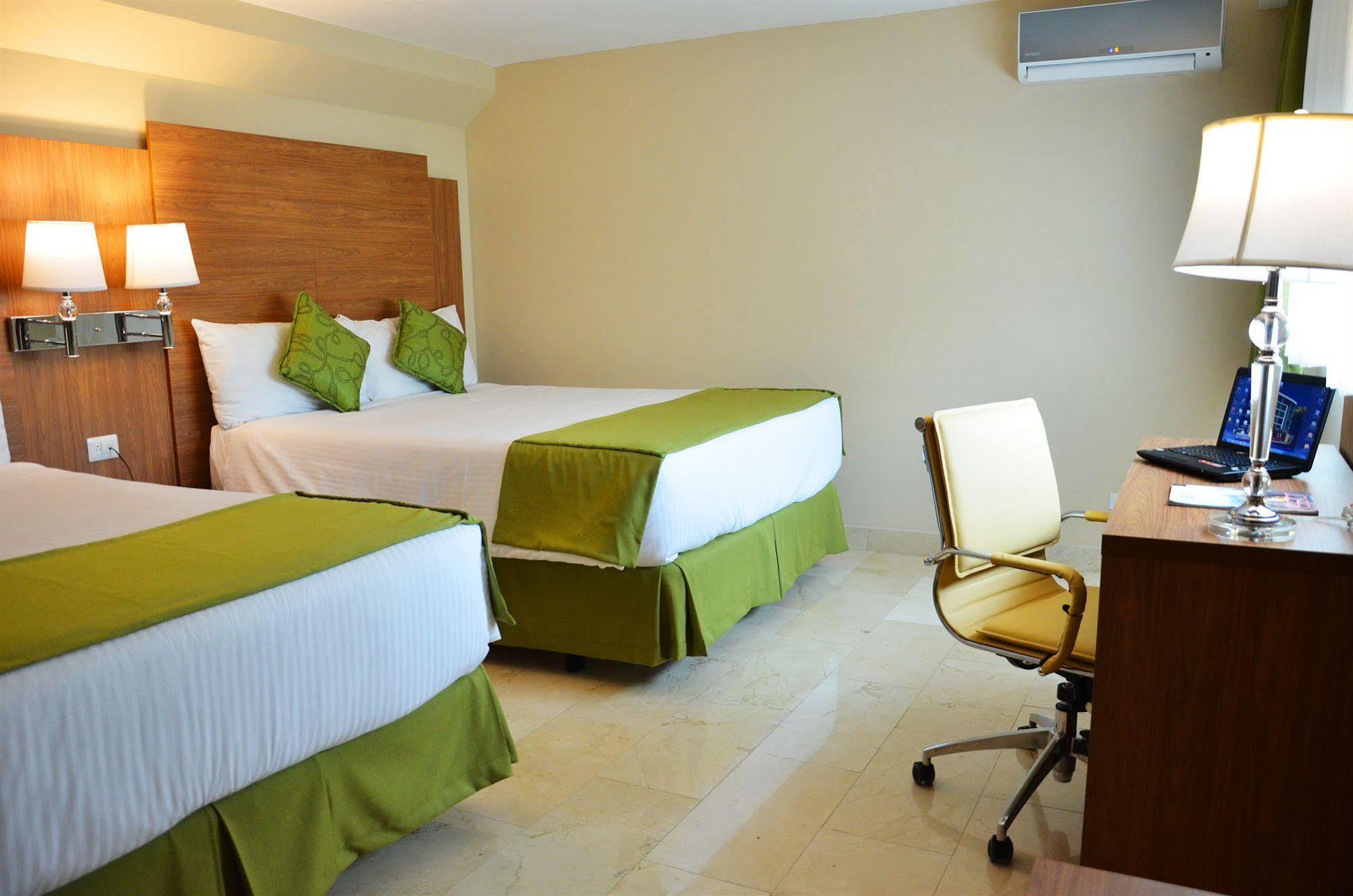 Hotel Suites Ambassador Panama City Exterior photo