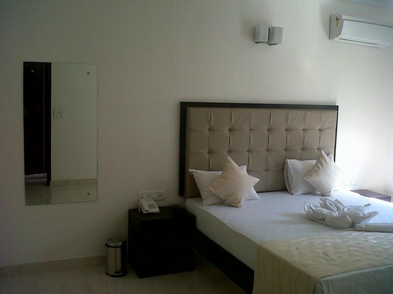 Tiara Calangute Hotel Room photo