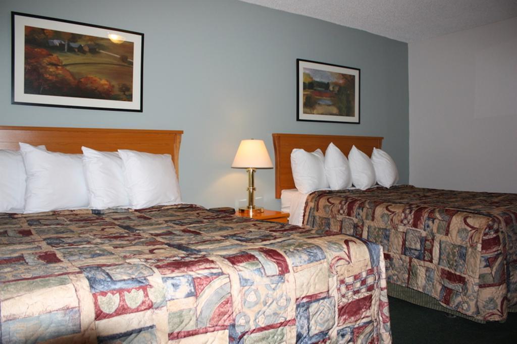 Northwoods Inn & Suites Saskatoon Exterior photo