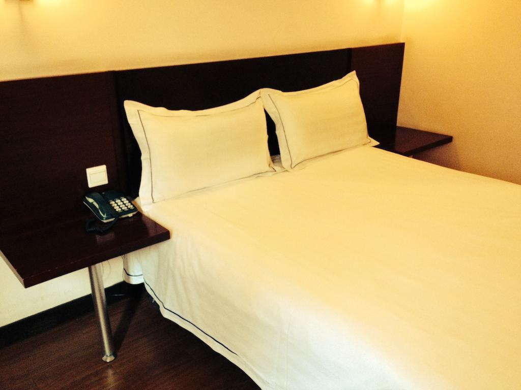 Ocean Star Holiday Inn Shanghai Room photo
