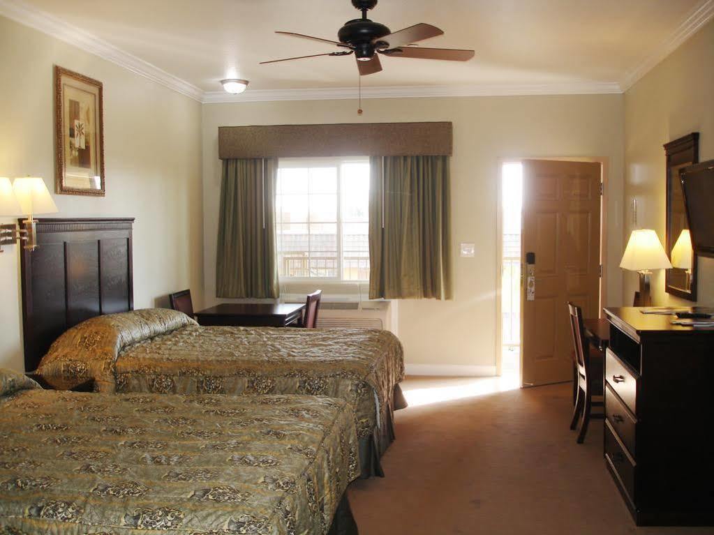 Rodeo Lodge Clovis Room photo