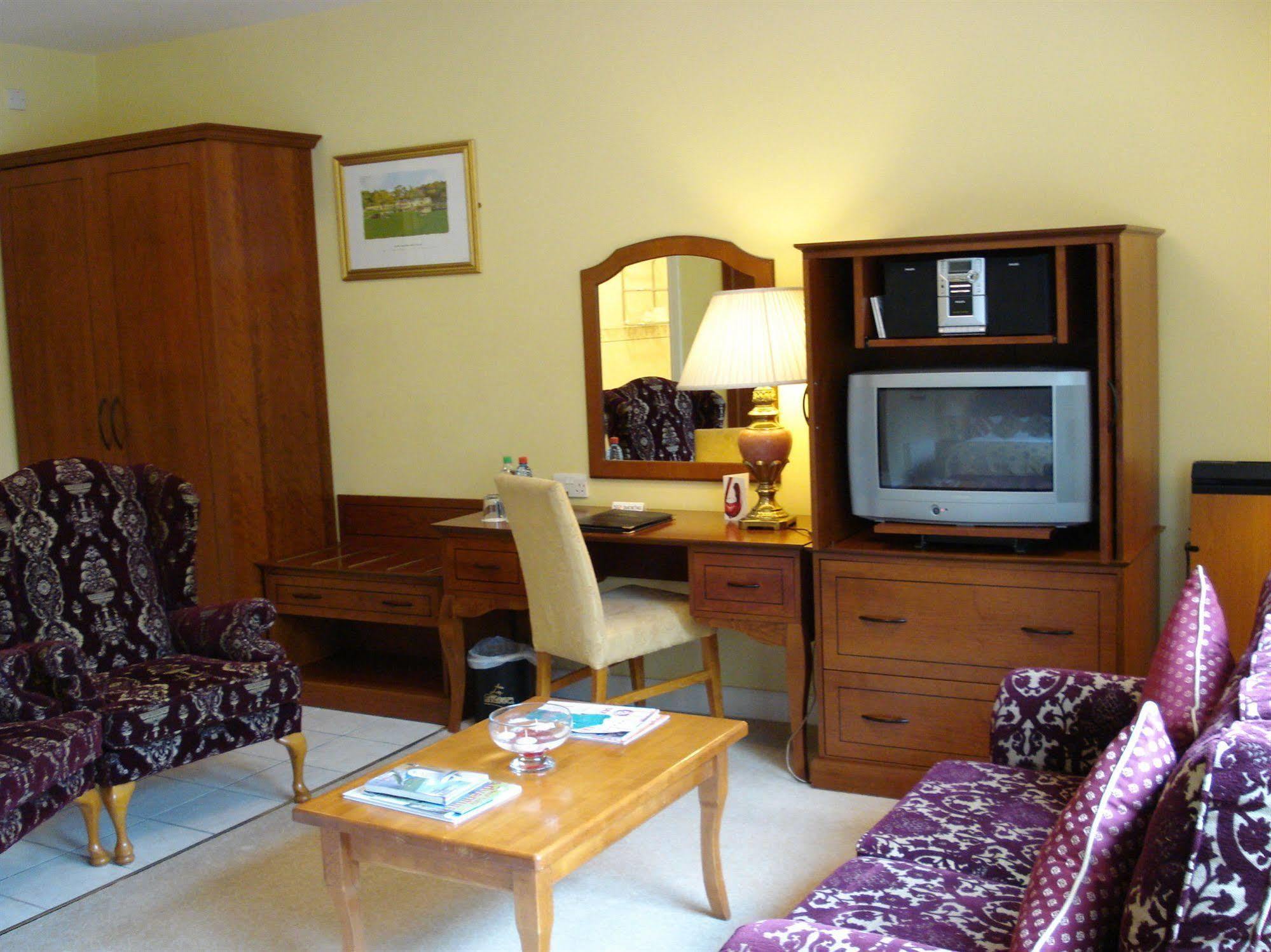 Ashlee Lodge Cork Room photo