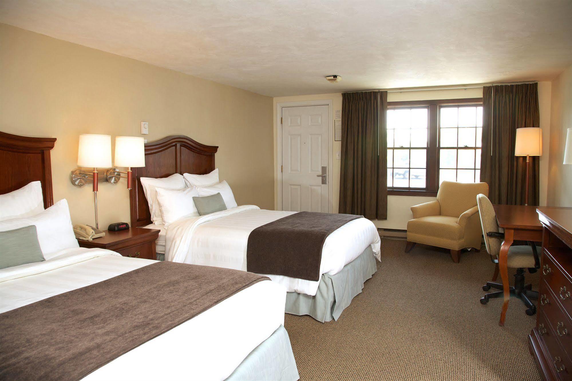 Holiday Hill Inn & Suites Dennisport Exterior photo