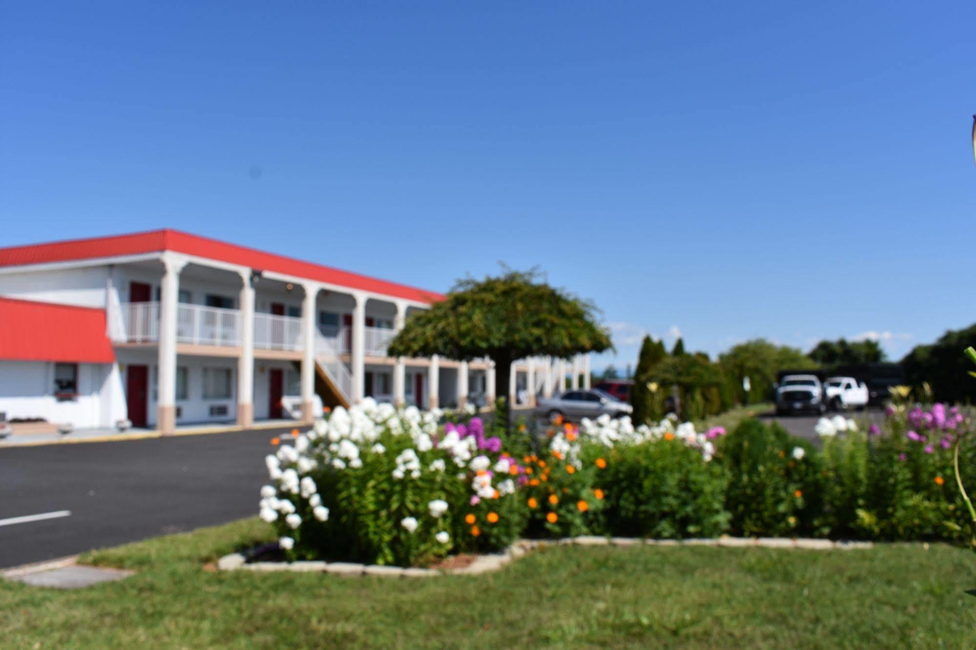 Red Carpet Inn & Suites Culpeper Exterior photo