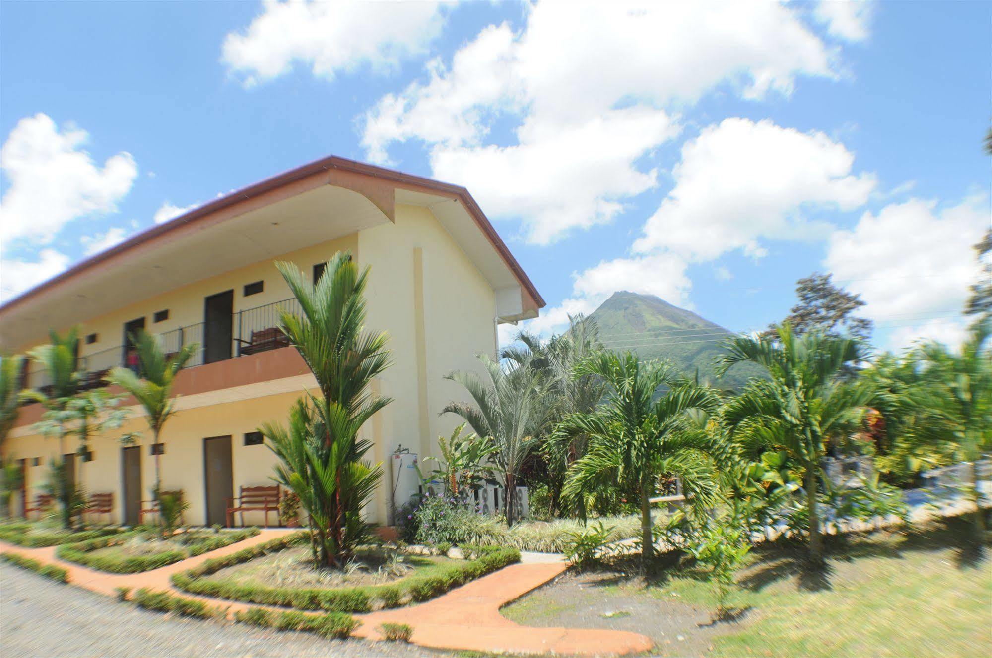 Hotel Vista Del Cerro La Fortuna Exterior photo