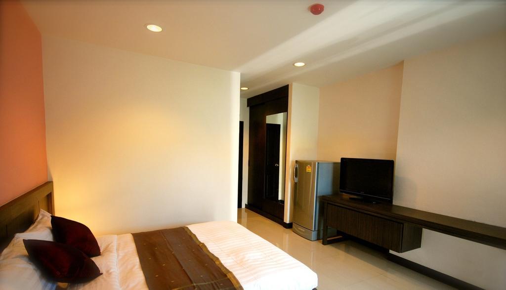 Baan Mina Aparthotel Bangkok Room photo