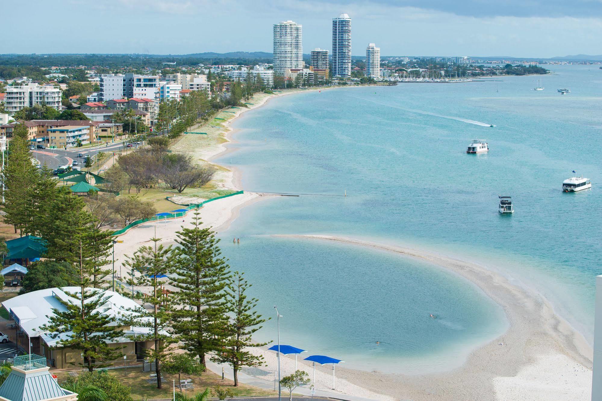 Sandy Point Beach Resort Gold Coast Exterior photo